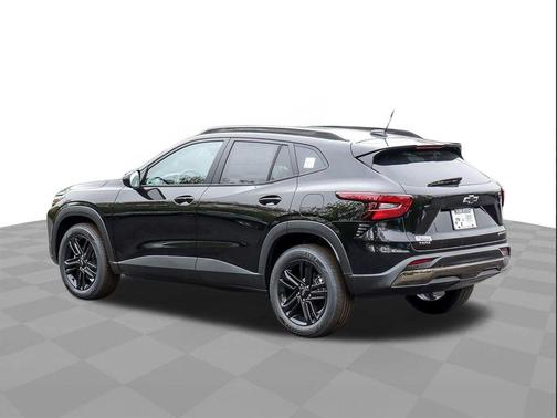 Mosaic Black Metallic 2026 Chevrolet Trax FWD ACTIV
