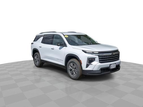 Polar White Tricoat 2026 Chevrolet Traverse LT