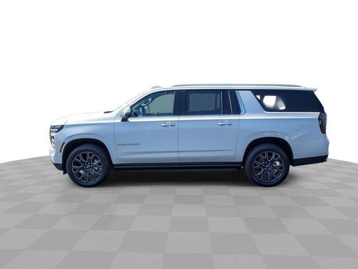 Iridescent Pearl Tricoat 2025 Chevrolet Suburban Premier