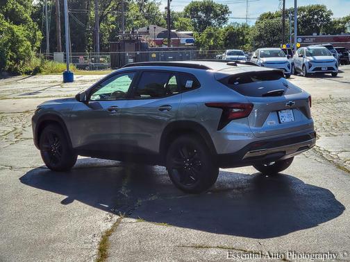Sterling Gray Metallic 2026 Chevrolet Trax FWD ACTIV