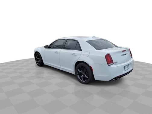 2023 Chrysler 300 Touring