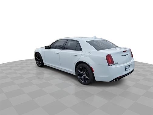 2023 Chrysler 300 Touring