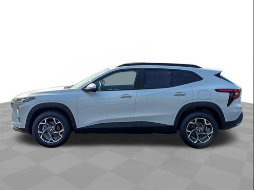 Summit White 2026 Chevrolet Trax LT