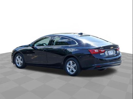 Mosaic Black Metallic 2022 Chevrolet Malibu 1LS