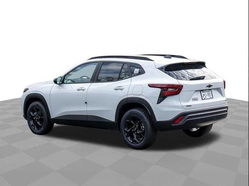 Summit White 2026 Chevrolet Trax LT