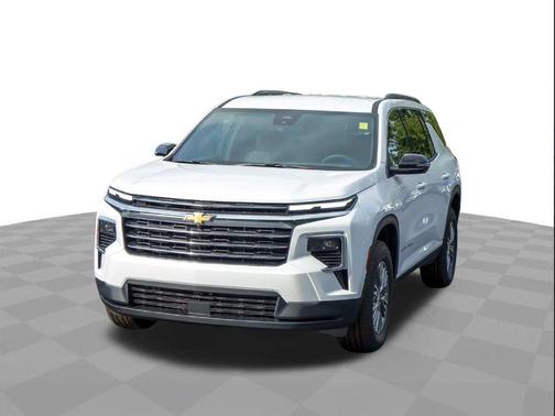 Summit White 2027 Chevrolet Traverse LT
