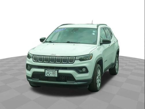 Bright White Clearcoat 2022 Jeep Compass Latitude