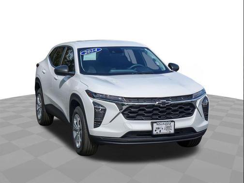 Summit White 2024 Chevrolet Trax LS