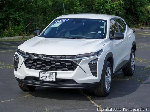 Summit White 2024 Chevrolet Trax LS