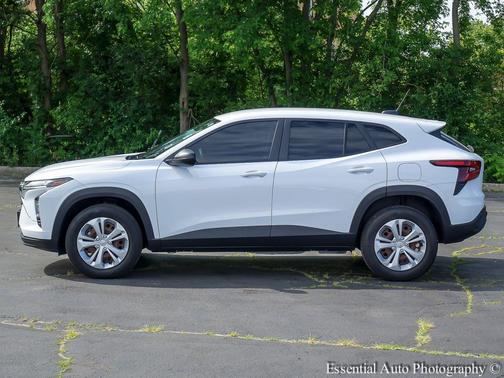 Summit White 2024 Chevrolet Trax LS