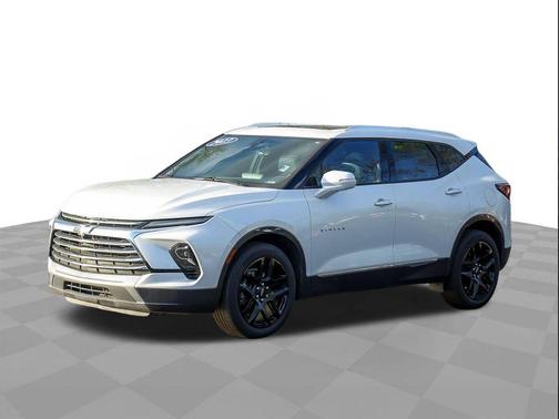 Iridescent Pearl Tricoat 2023 Chevrolet Blazer Premier