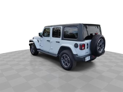 2023 Jeep Wrangler 4-Door Sahara 4x4
