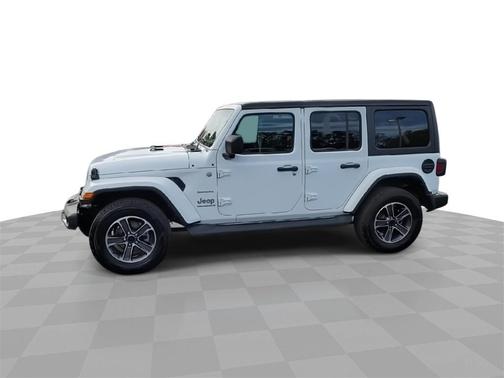 2023 Jeep Wrangler 4-Door Sahara 4x4