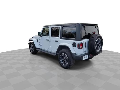 2023 Jeep Wrangler 4-Door Sahara 4x4