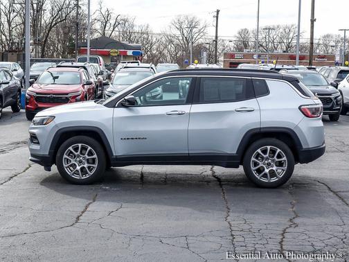 Silver Zynith Metallic Clearcoat 2025 Jeep Compass Limited