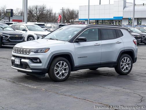 Silver Zynith Metallic Clearcoat 2025 Jeep Compass Limited