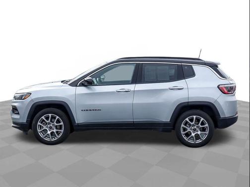 Silver Zynith Metallic Clearcoat 2025 Jeep Compass Limited