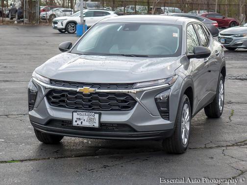 Sterling Gray Metallic 2026 Chevrolet Trax LS
