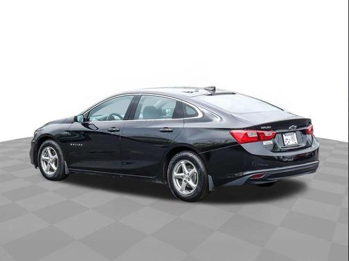 Mosaic Black Metallic 2018 Chevrolet Malibu 1LS