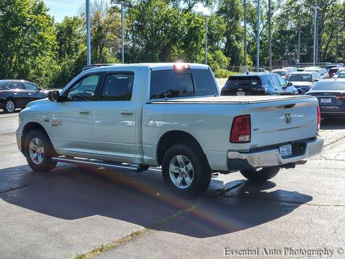 Bright White Clearcoat 2020 RAM 1500 Classic SLT