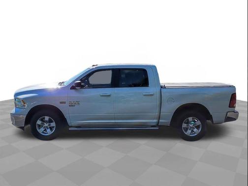 Bright White Clearcoat 2020 RAM 1500 Classic SLT