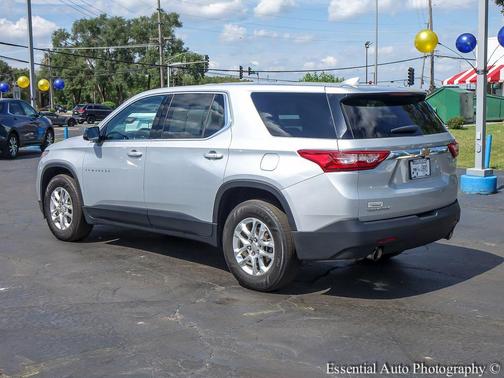 Silver Ice Metallic 2020 Chevrolet Traverse LS