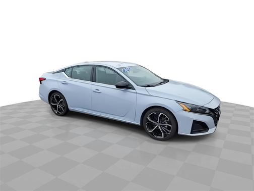 2023 Nissan Altima SR FWD