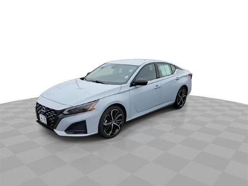 2023 Nissan Altima SR FWD