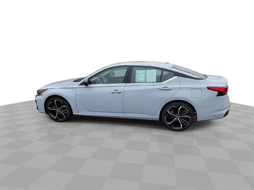 2023 Nissan Altima SR FWD