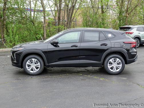 Mosaic Black Metallic 2026 Chevrolet Trax LS