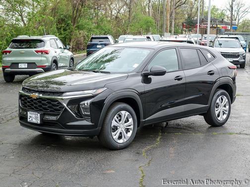 Mosaic Black Metallic 2026 Chevrolet Trax LS