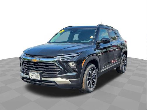 Mosaic Black Metallic 2026 Chevrolet Trailblazer LT