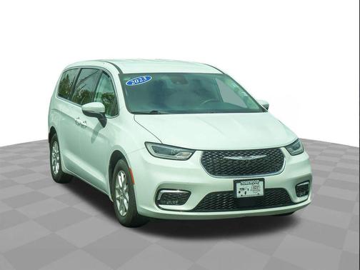 Bright White Clearcoat 2023 Chrysler Pacifica Touring L