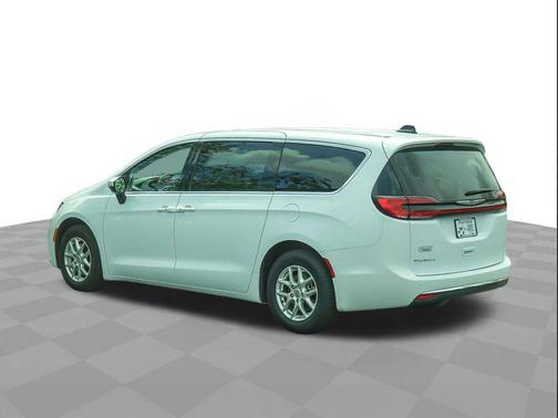 Bright White Clearcoat 2023 Chrysler Pacifica Touring L
