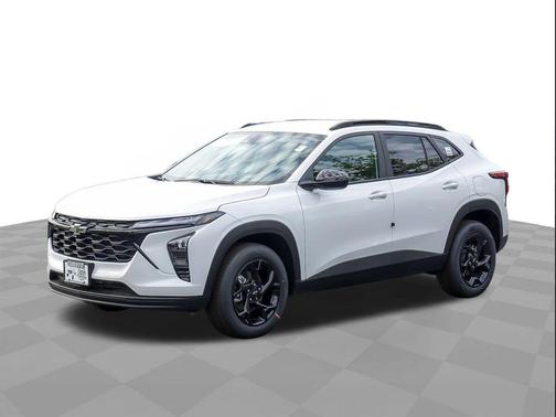 Summit White 2026 Chevrolet Trax LT