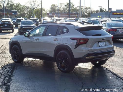 White Sands 2026 Chevrolet Trax FWD ACTIV