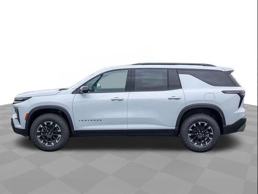 Polar White Tricoat 2026 Chevrolet Traverse AWD Z71