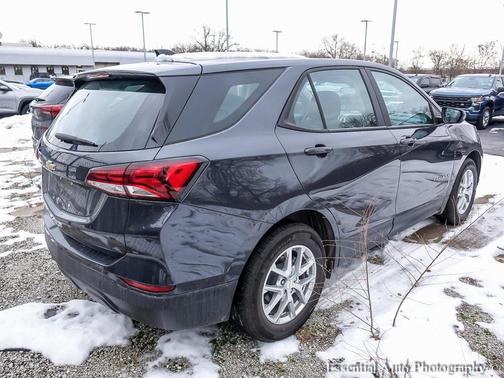 2022 Chevrolet Equinox LS