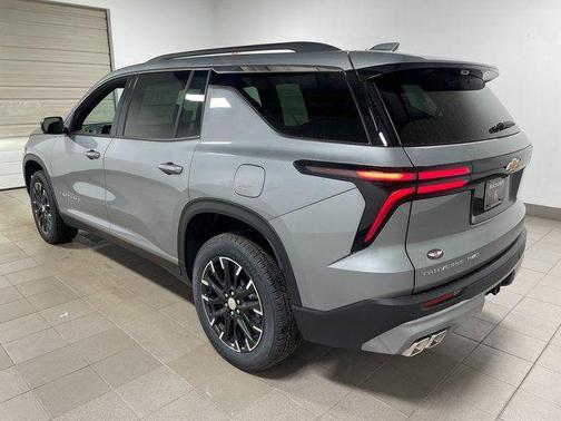 Sterling Gray Metallic 2026 Chevrolet Traverse LT