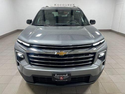 Sterling Gray Metallic 2026 Chevrolet Traverse LT