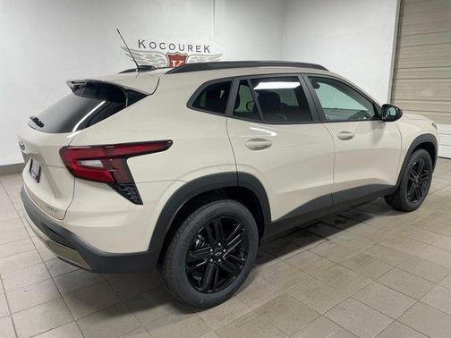 White Sand 2026 Chevrolet Trax ACTIV
