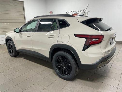 White Sand 2026 Chevrolet Trax ACTIV