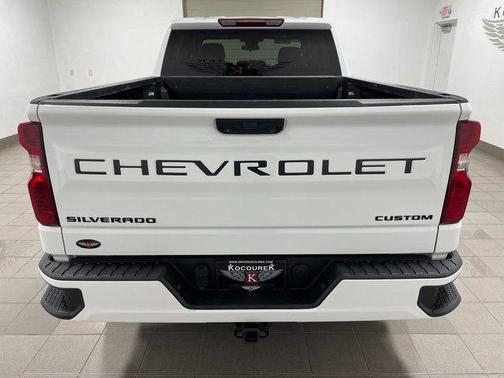 Summit White 2022 Chevrolet Silverado 1500 Custom