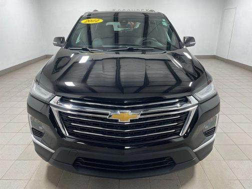 Mosaic Black Metallic 2023 Chevrolet Traverse LT Cloth