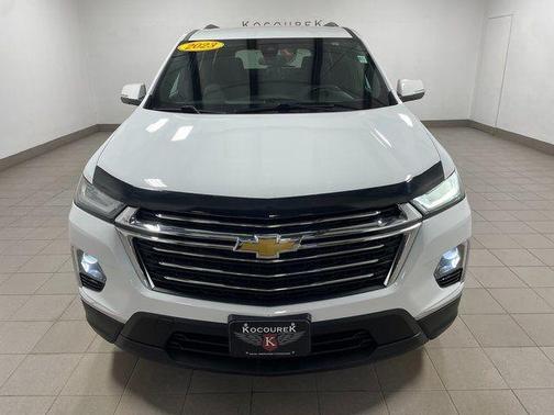 Summit White 2023 Chevrolet Traverse LT Cloth