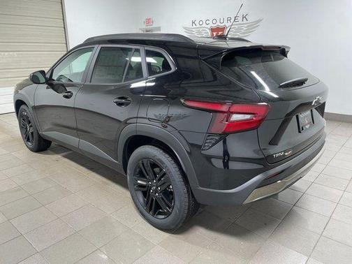 Mosaic Black Metallic 2026 Chevrolet Trax ACTIV