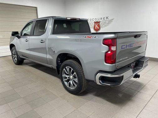 Sterling Gray Metallic 2023 Chevrolet Silverado 1500 LT