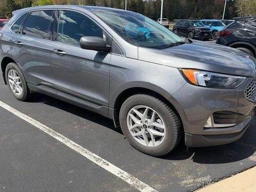 Gray Metallic 2024 Ford Edge SEL