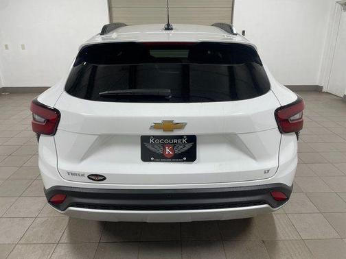 Summit White 2026 Chevrolet Trax LT