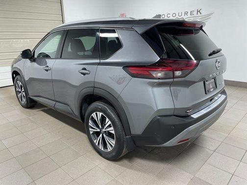 Champagne Silver 2021 Nissan Rogue SV